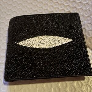 Pelgio Black & White Stingray Wallet